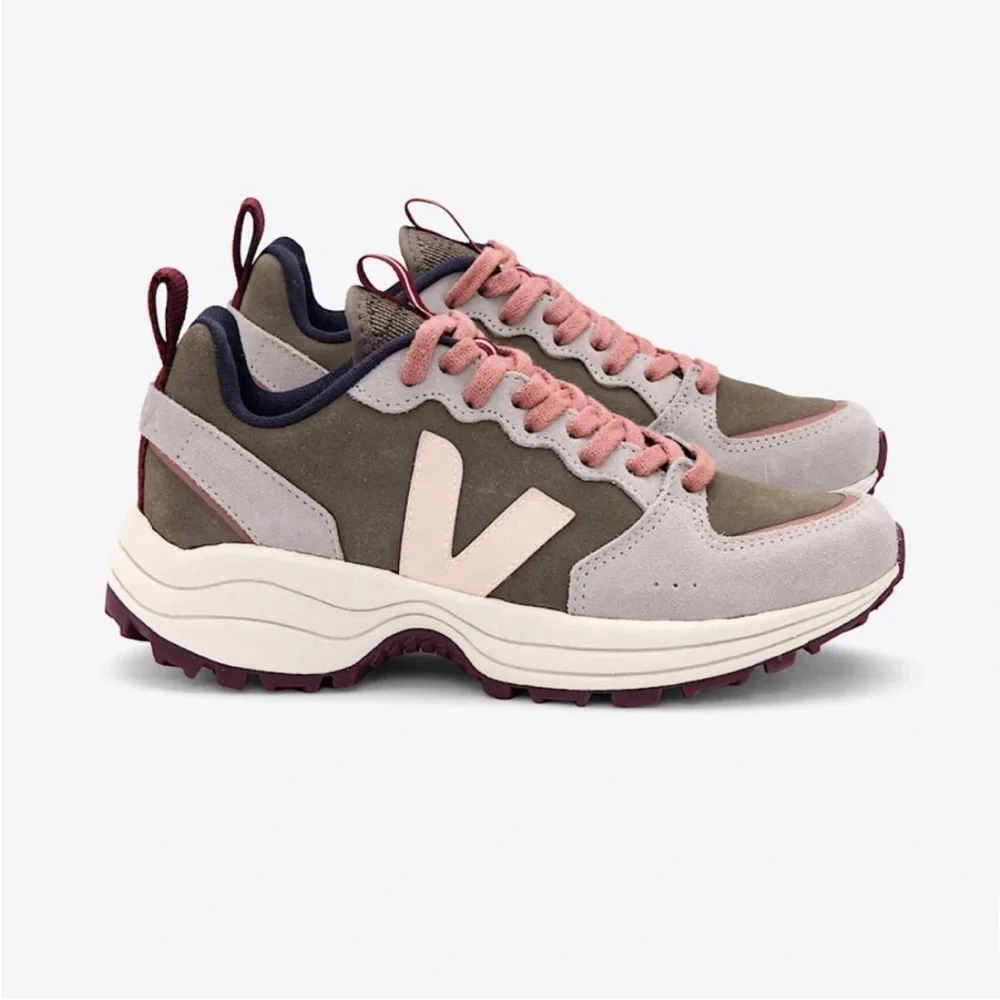 Veja Women's Venturi Sneakers - Picture 2 of 7